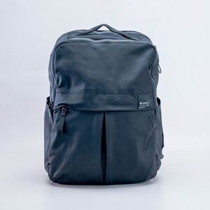 Lululemon NWT Everyday Backpack in Navy 2.0 23L